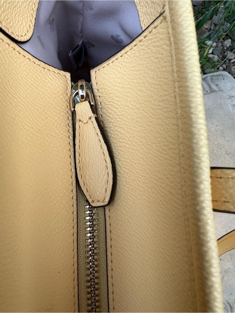 Kate Spade Lori Elegant Yellow Tote Bag - Picture 16 of 16
